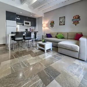 En Casco Historico Con Terraza Comunitaria Y Parking Opcional Apartment
