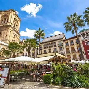 La Plaza, En El Centro Facil Acceso Y Parking Cercano *