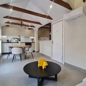 Navas Penthouse 301 By Florentia Homes Apartment *