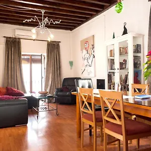 Apartment Comfortable In With Air Conditioning *