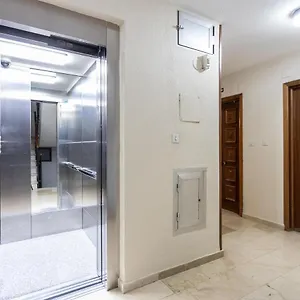 Center Deluxe Ii Apartment