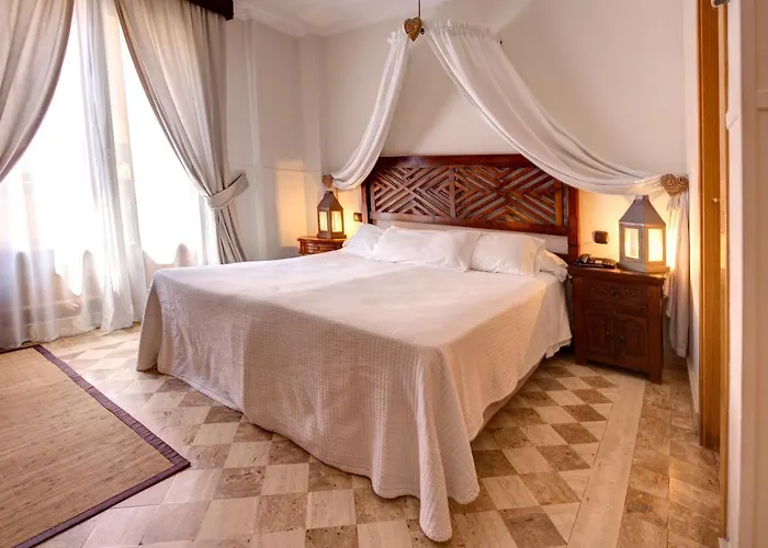 Фото Hotel Boutique Reina Mora Гранада