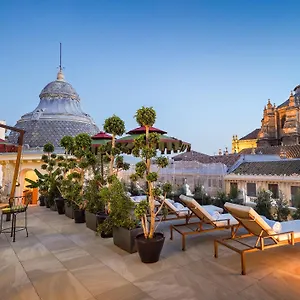 Palacio Gran Via, A Royal Hideaway