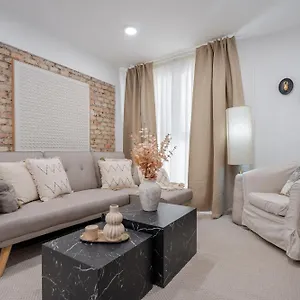 Congress Apartment