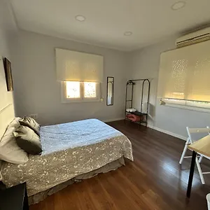 Plaza De La Caleta Homestay *