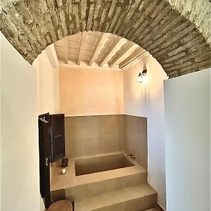 Castillejos Apartment *