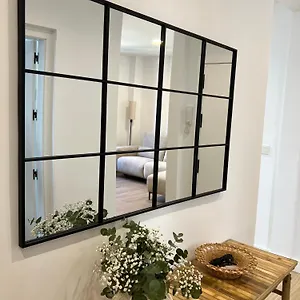 Leal 4 Apartment *